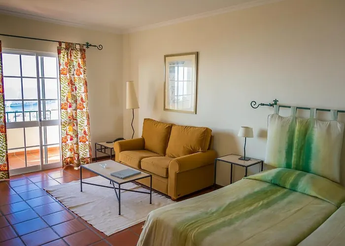 Апарт-отель Quinta Mae Dos Homens Фуншал