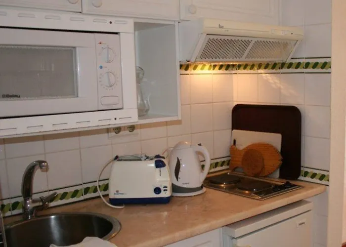 Quinta Mae Dos Homens アパートホテル 3*